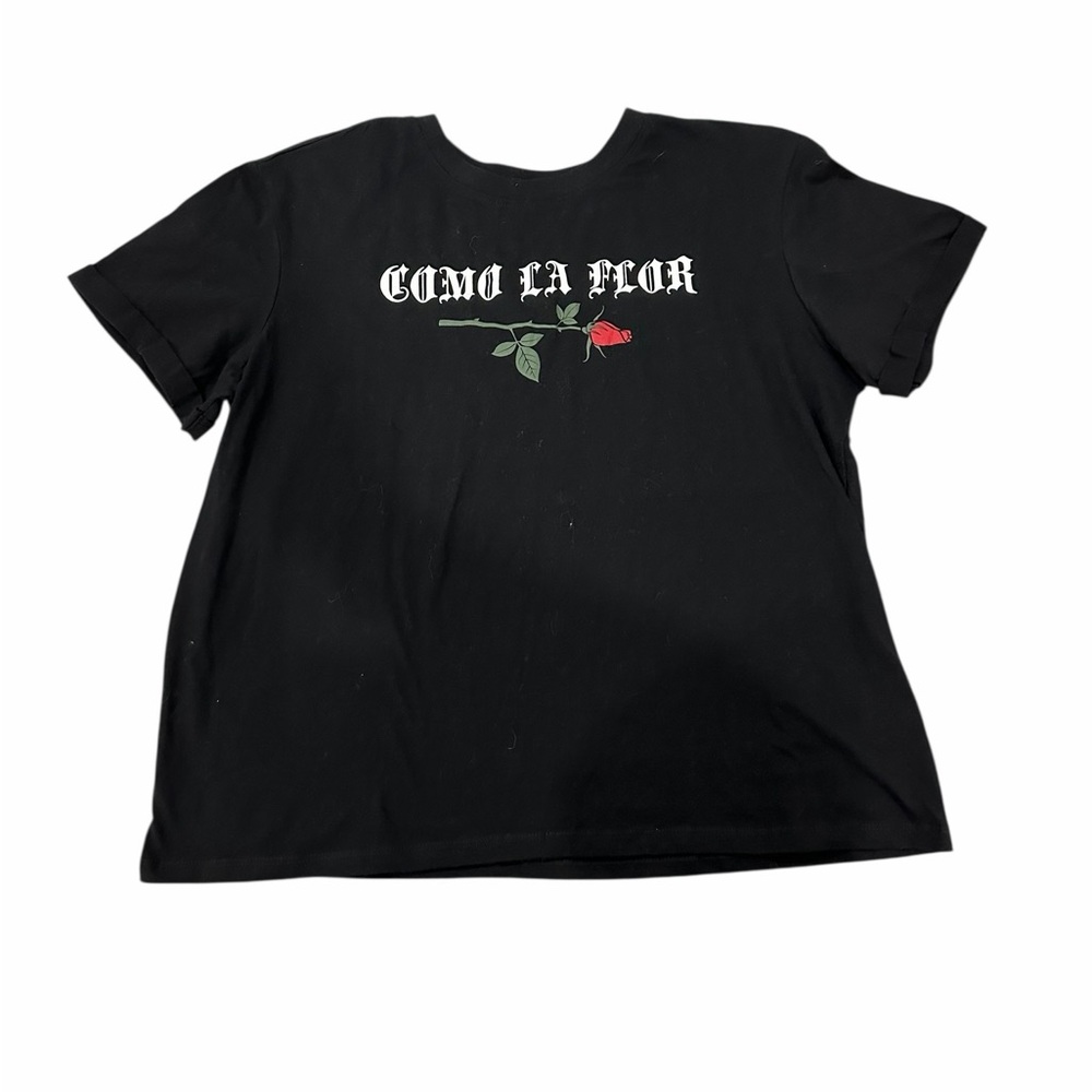 Selena “Como La Flor” Black Graphic T-Shirt with Floral Design